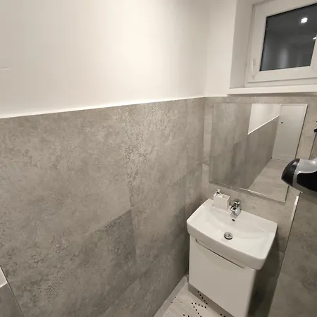 Apartmanyhurbanova1 Apartman *